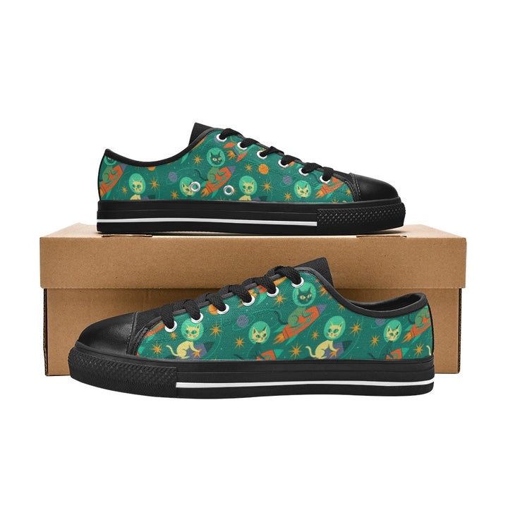 Rocket Cats Kids Sneakers(B) feature retro space cats on a vibrant green canvas, perfect for adventurous kids.