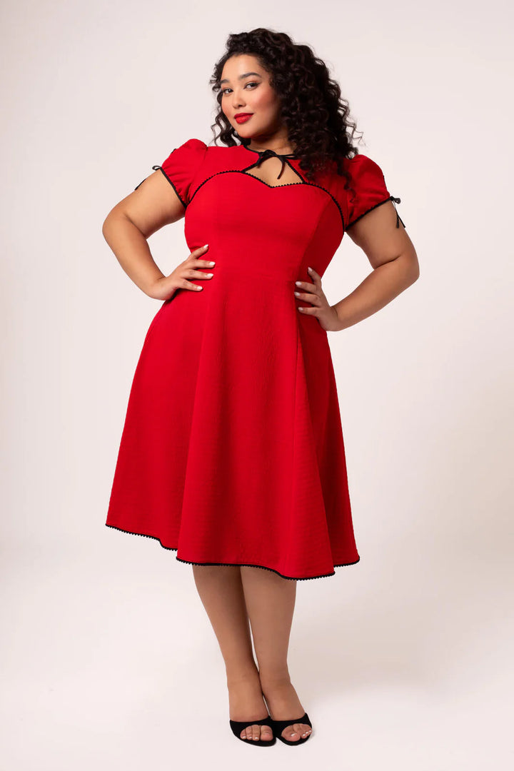 Robe mi-longue évasée Hell Bunny Casey Rouge Années 50