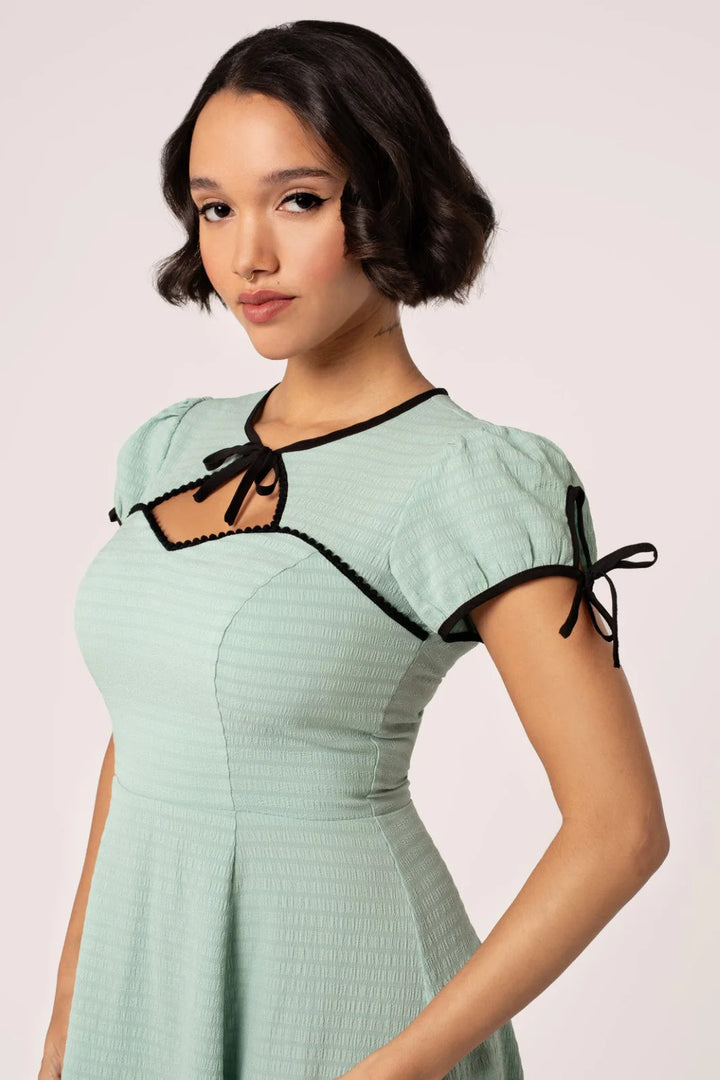 Robe midi Hell Bunny Casey vert menthe des années 50, coupe cœur