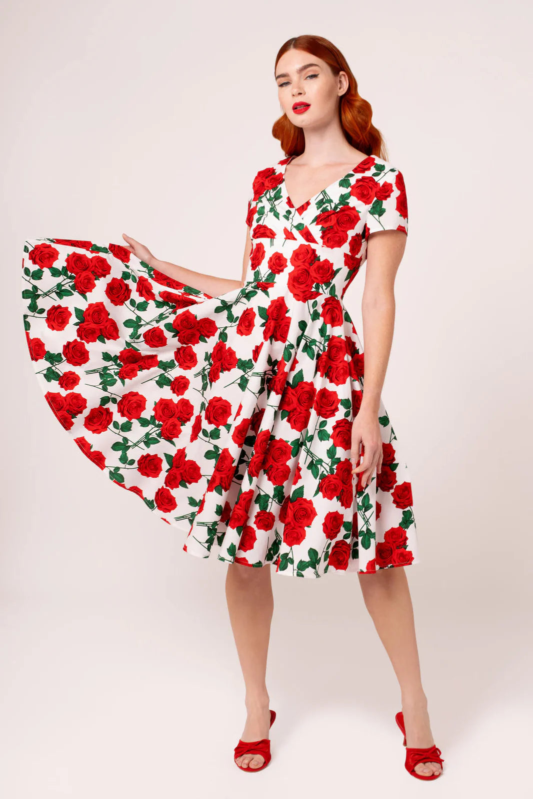 Robe Hell Bunny Dolce Vita Red Rose années 50