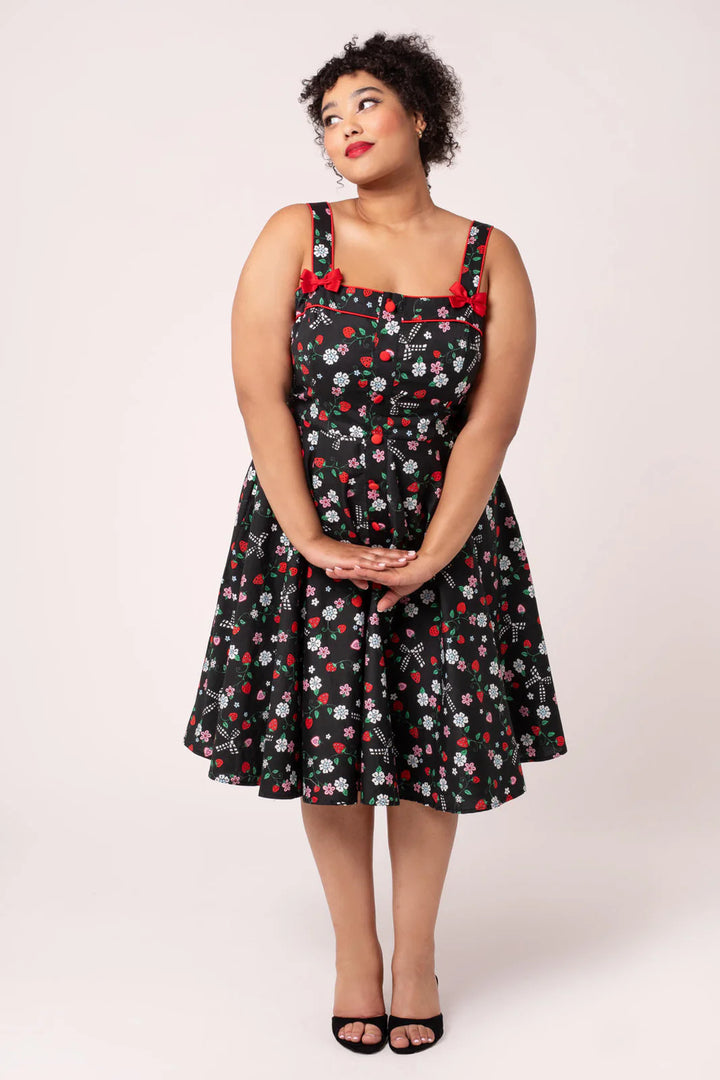 Robe midi Hell Bunny Isobel imprimé fraises années 50