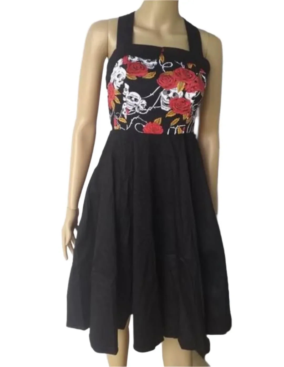 Roses Dresses with Skulls Roses Dresses with Skulls