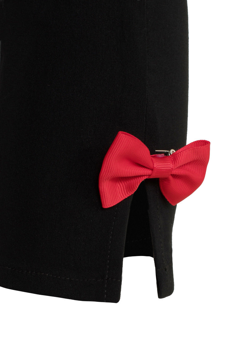 Detail of the high waisted fit and finish on Hell Bunny Natalie black retro capris